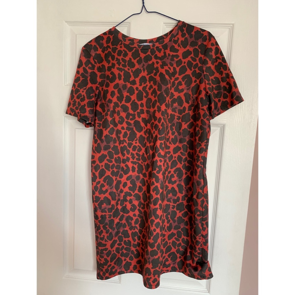 Zara Red and Black Sheath Mini Dress Crew Neck